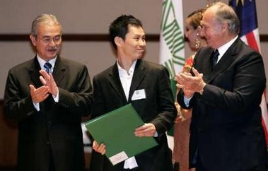 20070904reutersakaa03