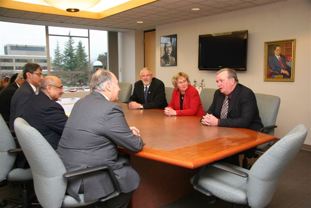 2008 11 25 Canada VancouverMayor (11)