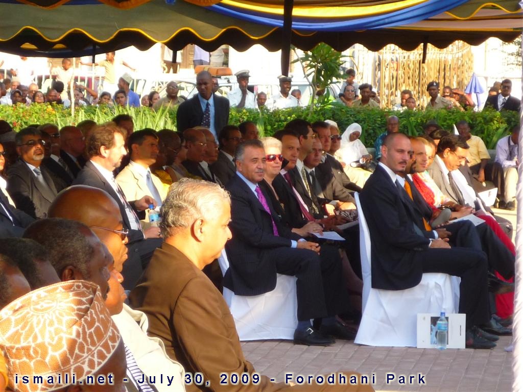 2009 07 30 Zanzibar Forodhani Park Ceremony 1010133