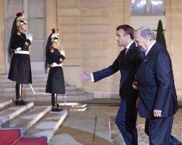 2019 11 11 Macron2small