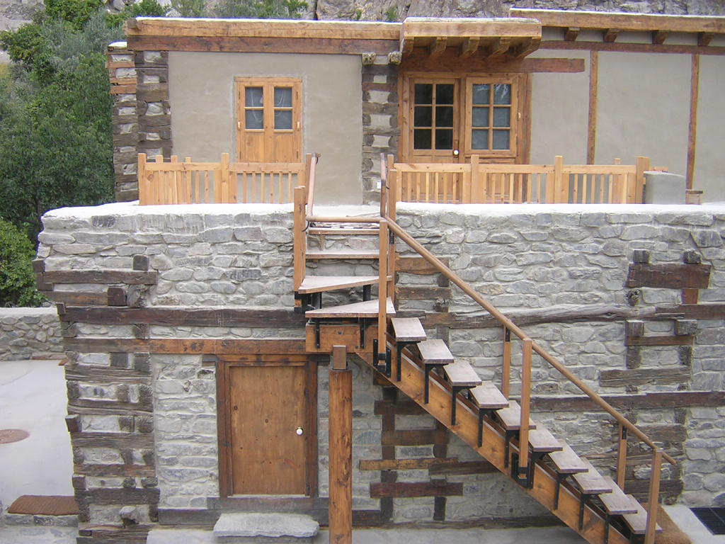 Shigar Outside Dscn5605