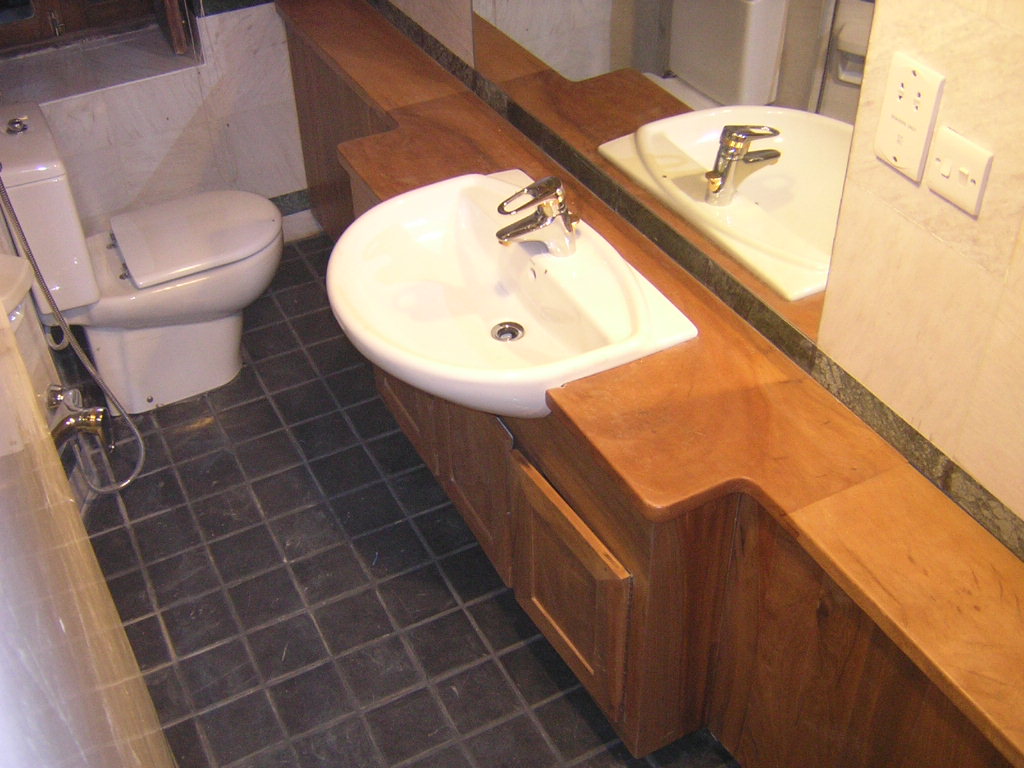 Shigar Bathrooms Dscn4530