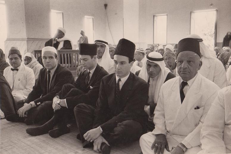 Aga Khan Iii 06 Hi Ps Pa Seated In Mosque