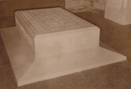 Aga Khan Iii 18 Marble Coffin
