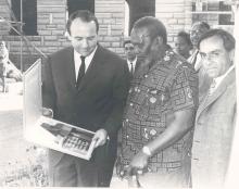 Please remember Plai Petch-Article by prince sadrudin Aga Khan 1997-12-29
