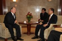Minister for Foreign Affairs George Yeo was hosted to lunch by His Highness the Aga Khan at his residence - 2009-01-19