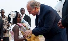 Mawlana Hazar Imam arrives in Uganda ahead of hospital announcement 2015-12-16